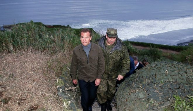 Insula Iturup, vizitată de Medvedev - insulaiturup-1564780571.jpg