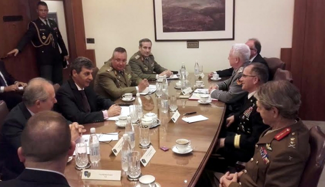 Întâlnire între ministrul MApN și Comandantul Suprem al Forțelor Aliate din Europa - intalnire1-1467652830.jpg