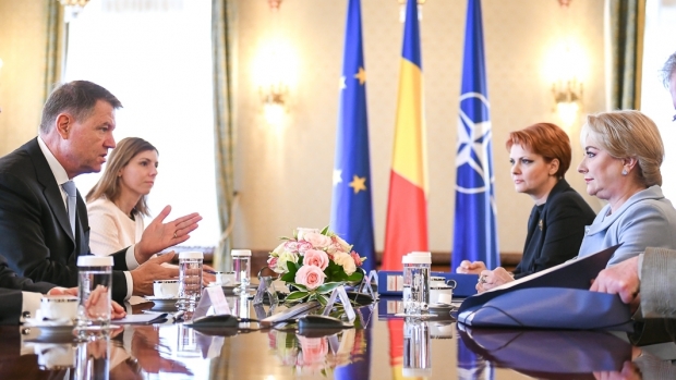 Guvernul a sesizat CCR după ce Klaus Iohannis a amânat numirile la Dezvoltare și Transporturi - intalnire3aprilie201821698290088-1544178917.jpg