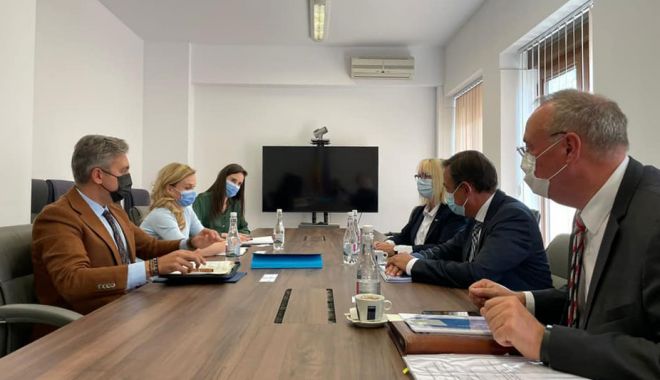 Întâlnire la Ministerul Energiei, cu potenţiali investitori în producerea de energie electrică cu turbine eoliene - intalnirelaministerul-1632424529.jpg