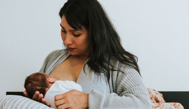 Mămici, aveţi răbdare! Bebeluşul trebuie înţărcat cu blândeţe - intarcare2-1647790497.jpg