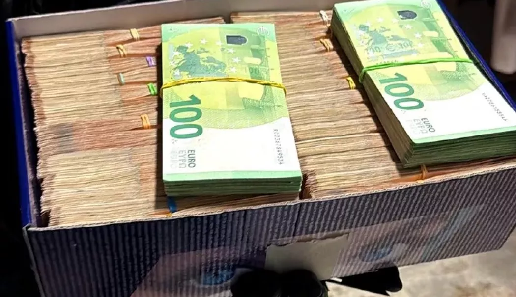 Interceptări din dosarul ARR. DNA a găsit 500.000 de euro la șeful instituției - interceptari-1775034737.webp