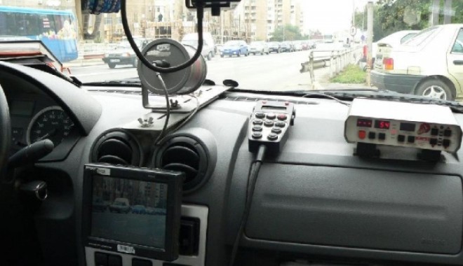 Șoferii care contestă contravențiile în instanță nu vor mai câștiga ușor - interiormasinapolitiepolitiaruti-1325158457.jpg