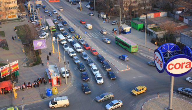 Două autoturisme s-au tamponat pe bulevardul I.C. Brătianu. Ambele mașini circulau în același sens - intersectiecoraconstanta-1686238301.jpg