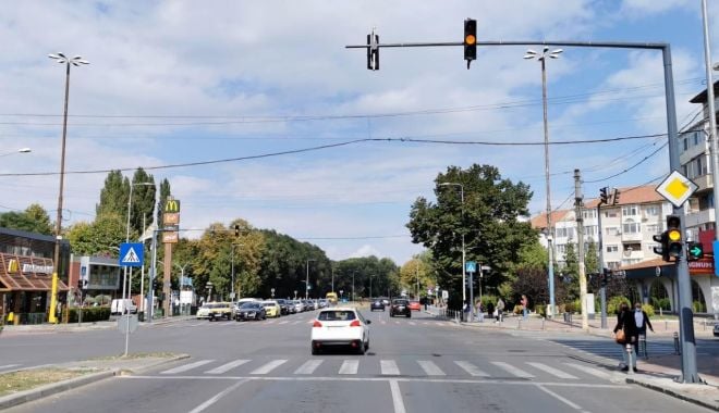 Trafic rutier resistematizat la intersecția bulevardului Mamaia cu strada Zorelelor - intersectiedelfinariu1-1632917156.jpg