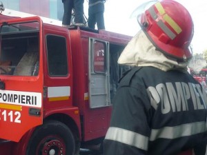 O soție care-și ținea bărbatul la ușă, trezită din somn de… pompieri! - interventiepompieri-1346101005.jpg