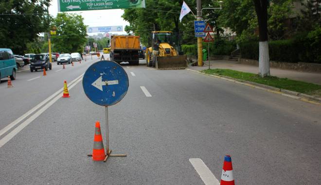Avarie RAJA. Joi noaptea se lucrează pe strada Mihai Viteazu - interventiideranjamenteraja11-1448450194.jpg