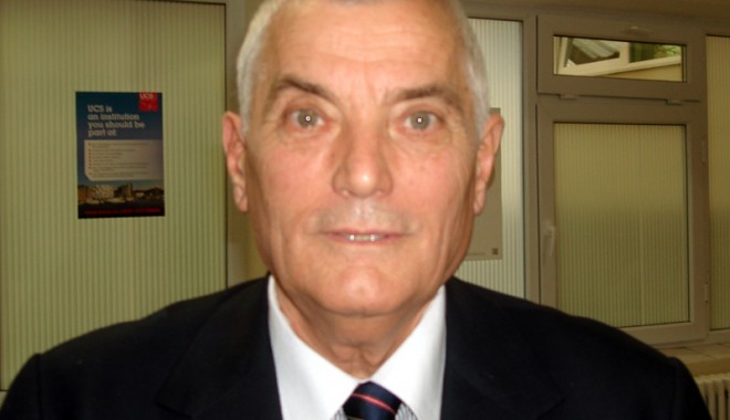 Prof. Vasile Coman: 