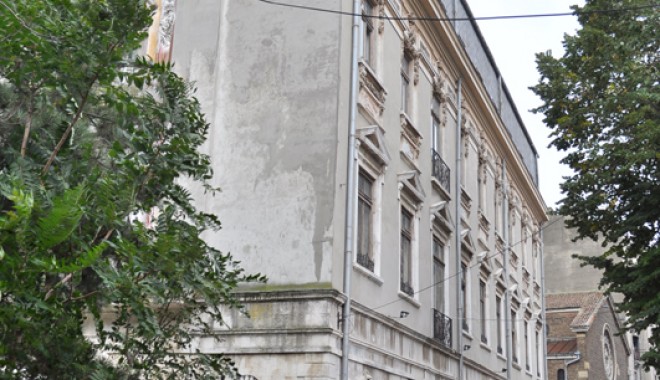 Cine bântuie Hotelul Intim? - intim3-1318869158.jpg