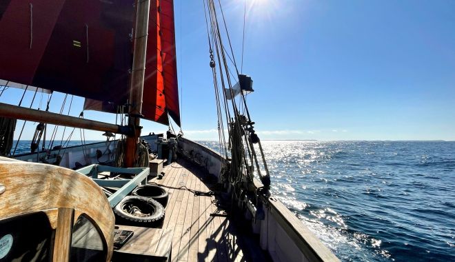 Autoritatea Navală Română: „Sos! Vesta de salvare salvează vieți” - intothewind-1689579691.jpg