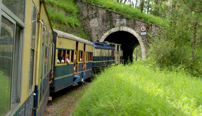 Chinezul printre ardeleni, în tren - intren-1486560300.jpg