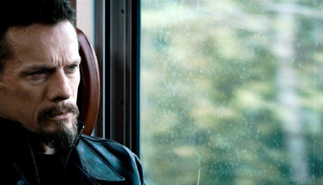 Moș Ion în tren - intren-1533301329.jpg