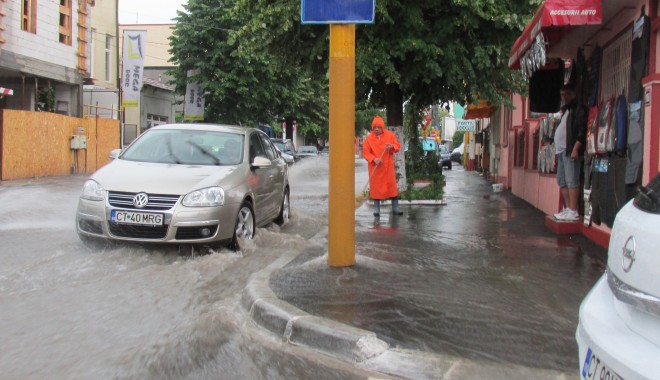RAJA a activat Comandamentul pentru Situații de Urgență - inundatie-1403103491.jpg