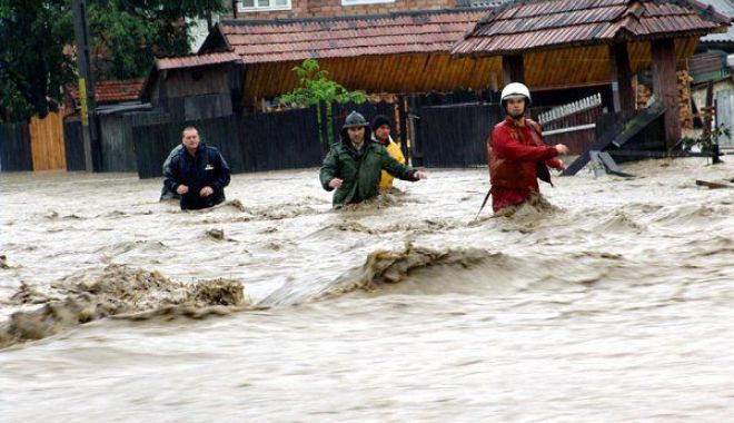 Cod roșu de inundații pe râuri din două județe - inundatii-1520958614.jpg