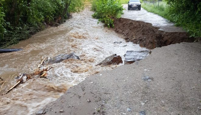 Cod portocaliu de inundații în 19 județe - inundatii-1559485858.jpg