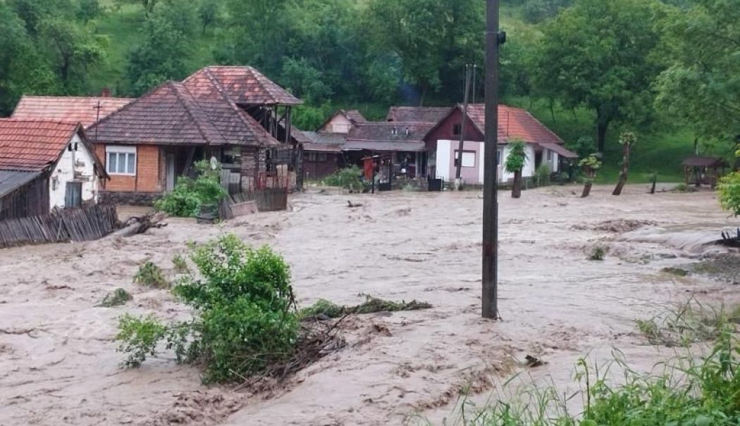 Cod roșu de inundații pe râuri, pentru toată țara - inundatii-1748249879.jpg