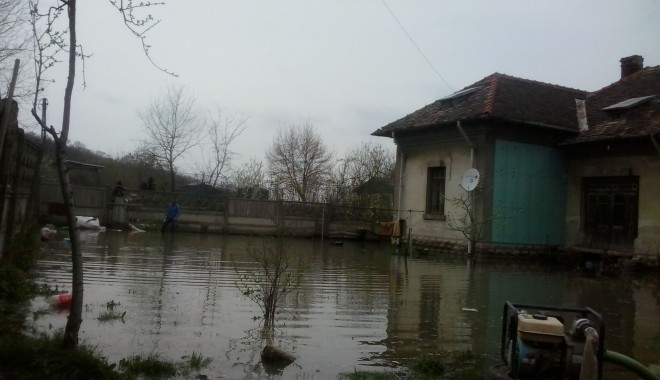 Administrația Publică Cernavodă ia măsuri împotriva inundațiilor - inundatii1-1365516693.jpg