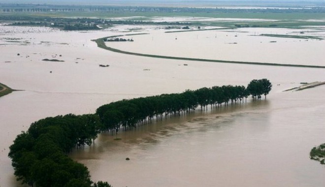 Inundații în Bulgaria. Cel puțin 11 morți la Varna - inundatii1-1403249905.jpg