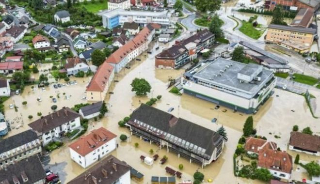 Inundații de proporții biblice în Slovenia. Salvatorii se declară șocați de amploarea fenomenelor extreme - inundatii1-taiat-1691165333.jpg