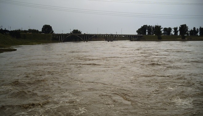 Inundații și în Republica Moldova ce se află sub cod galben de ploi până duminică - inundatii2-1379143488.jpg