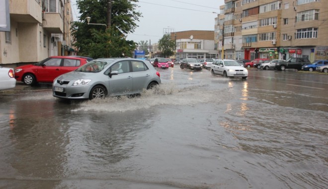 INUNDAȚII ÎN CONSTANȚA / Unde intervin pompierii militari - inundatii51369392661-1403268153.jpg