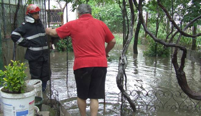 COD PORTOCALIU de inundații. Află care sunt județele vizate - inundatiiconstanta33-1435301932.jpg