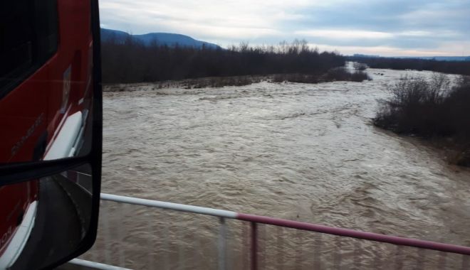 INHGA: Cod portocaliu și galben de inundații, vizate sunt și râurile din Dobrogea - inundatiidambovita3-1687090746.jpeg