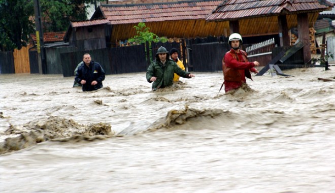 Nouă județe - sub COD PORTOCALIU DE INUNDAȚII - inundatiiinromaniaghimpele-1398356340.jpg