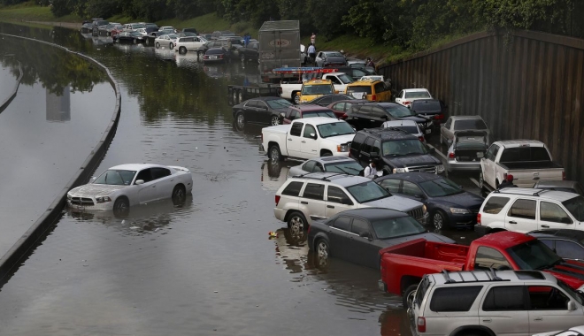 TRAGEDIE / Zeci de persoane și-au pierdut viața în urma furtunilor puternice care au lovit sud-estul SUA - inundatiimasiveinorasulhoustondi-1485156646.jpg