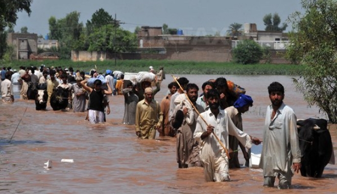 VREME APOCALIPTICĂ. PLOI TORENȚIALE, INUNDAȚII ȘI SUTE DE MORȚI - inundatiipakistan3afp-1463902315.jpg
