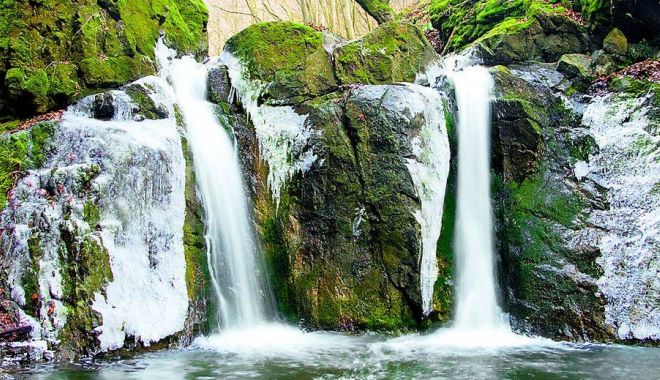 România caută investitori italieni pentru captarea izvoarelor cu ape minerale naturale