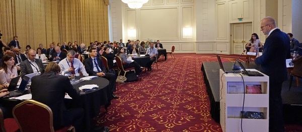 Investitori instituționali s-au întâlnit cu companiile importante din România - investitorii-1434611943.jpg