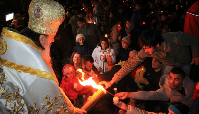 Lumina sfântă a Învierii va fi adusă, cu barca, la Constanța - inviere-1522770121.jpg