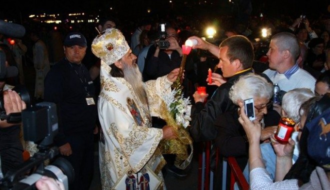LUMINA SFÂNTĂ, adusă pe calea apei pentru constănțeni - inviere20131397393829-1428745973.jpg