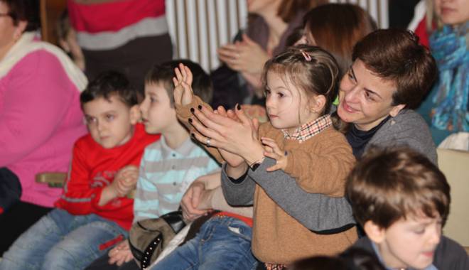 Invitație la teatru pentru prichindei - invitatie2-1442941680.jpg