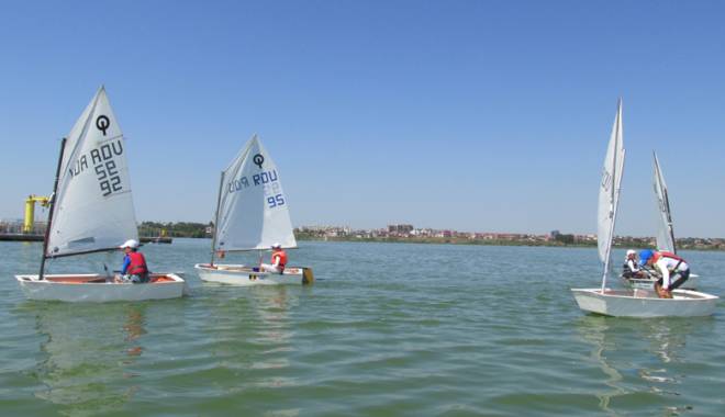 În week-end, velierii se confruntă pentru Cupa Mamaia 2015 - inweekyachting-1438361714.jpg