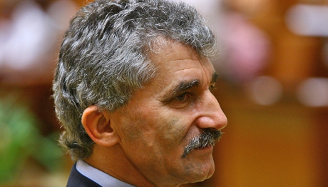Ioan Oltean vrea o lege a presei online. S-a săturat de înjurături - ioanoltean19872800-1331304006.jpg