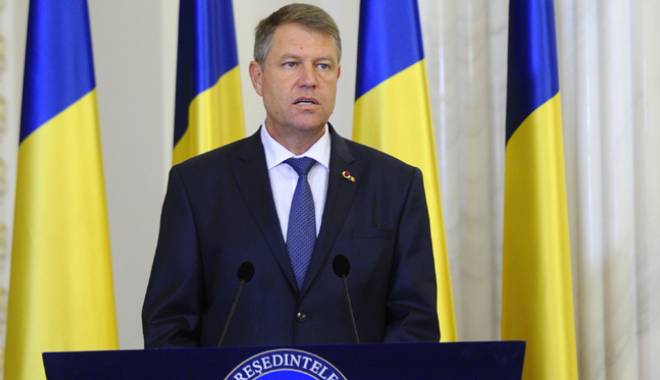 Iohannis atacă la CCR Legea incompatibilității primarilor - iohannis-1431972952.jpg