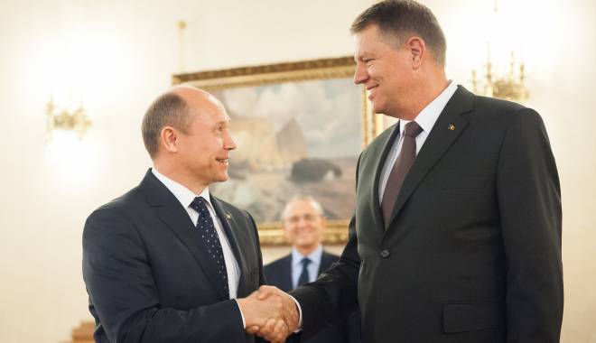 Klaus Iohannis l-a primit la Palatul Cotroceni pe premierul moldovean, Valeriu Streleț - iohannis-1444754531.jpg