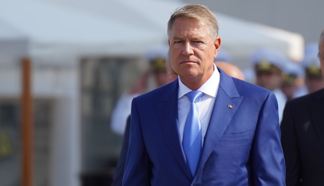 Lovitură de imagine pentru PNL! Klaus Iohannis, deranjat de legea făcută de liberali pentru el - iohannis-1727296430.jpg