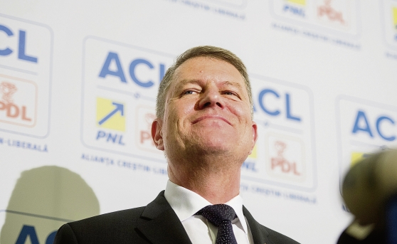 VIDEO. Incredibil cât de bine a cântat Klaus Iohannis imnul României - iohannisacc3a2ntatimnulnac89bion-1415957557.jpg