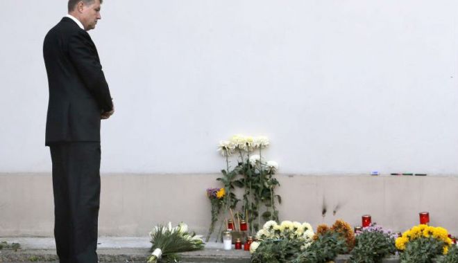 Klaus Iohannis a depus o coroană de flori în memoria victimelor #Colectiv - iohanniscolectivoki-1572425605.jpg