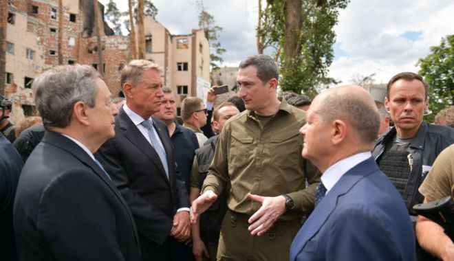 Preşedintele Klaus Iohannis a vizitat Irpin: Nu există cuvinte pentru a descrie distrugerile cumplite văzute astăzi