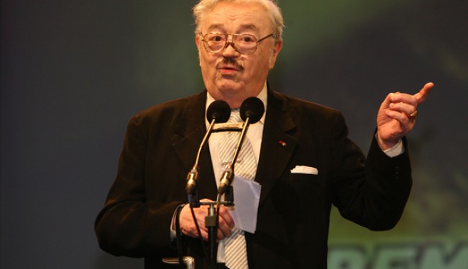 Actorul Ion Lucian respiră cu ajutorul aparatelor - ion-1332859334.jpg