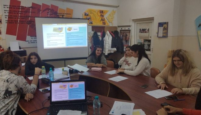 Rolul mass media și informarea corectă, în atenția elevilor Liceului „Ion Bănescu” din Mangalia - ionbanescu-1671298059.jpg