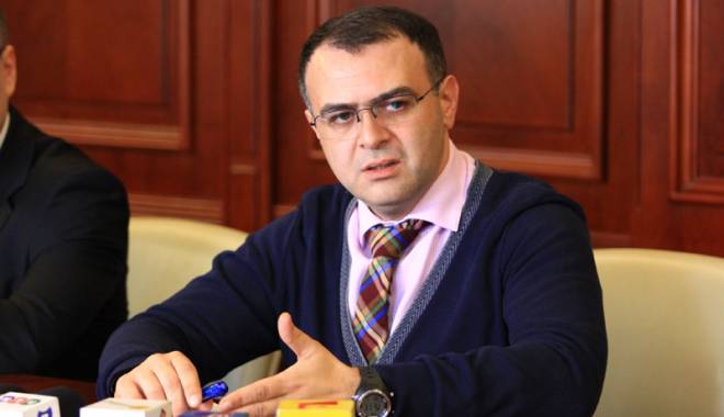 Prefectul Ion Constantin rămâne pe funcție. Vrea să se ocupe de alegeri - ionconstantinprefect1-1451317010.jpg