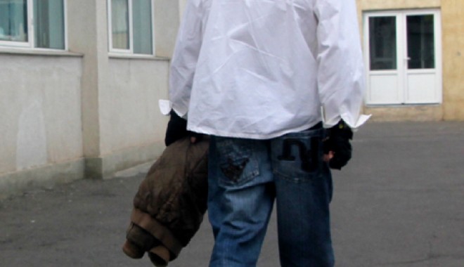 SIDA i-a furat iubita înainte de căsătorie! - ioncumparariuhiv7-1322770151.jpg