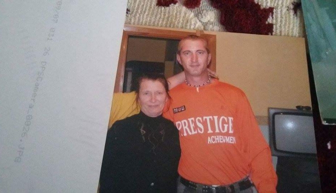 CRIMĂ HORROR din MOTIVE RELIGIOASE! A retezat capul propriei mame și l-a înfipt în gardul casei - ionelfiulcuvictimaluimamamariacr-1478765699.jpg