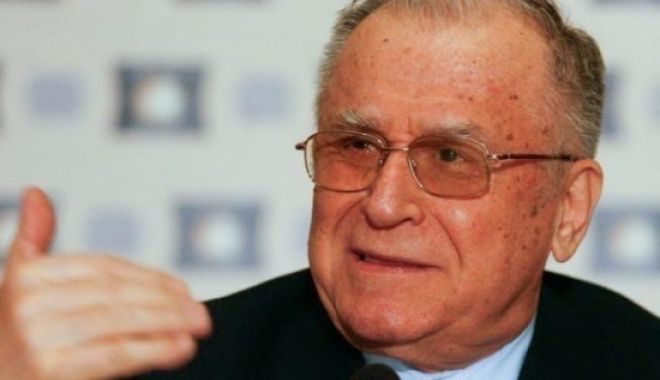 Ion Iliescu a fost externat - ioniliescuaiesitdinoperatiefostu-1554461966.jpg