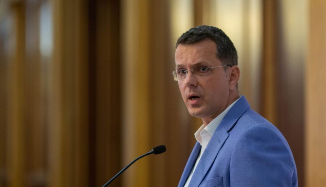 USR cere premierului Ciolacu să repare de urgenţă softul de recalculare a pensiilor